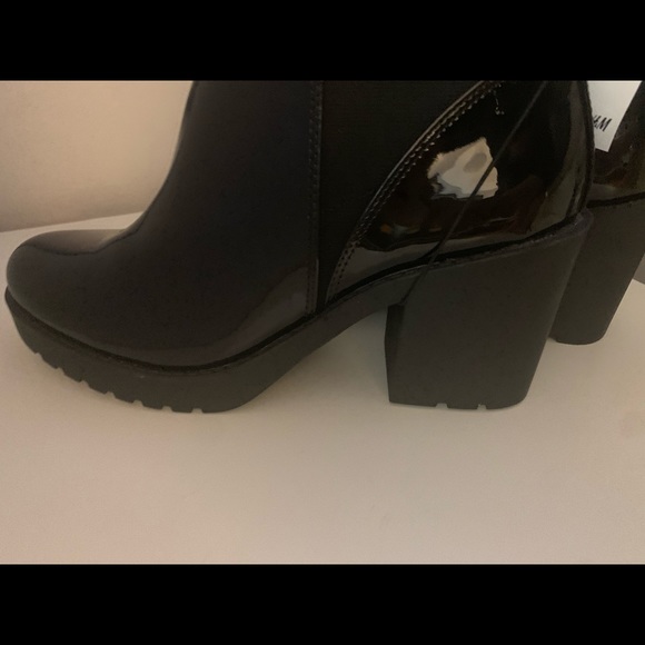 H&M Black Patent Ankle Boots With Block Heel - Picture 5 of 9